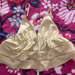 beautiful yellow summer top! (cropped) brand new never worn! 💛💐